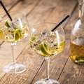 Hero Appelsap-gin cocktail met zwarte peper