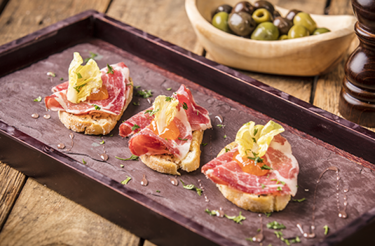 Truffel crostini met Coppa di Parma 